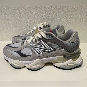 LIKE NEW New Balance 9060 Sneakers